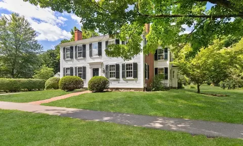 Exterior - 727 Main St, Hingham, MA 02043 photo 3 of 15