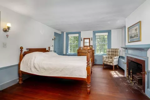 Bedroom - 727 Main St, Hingham, MA 02043 photo 2 of 5