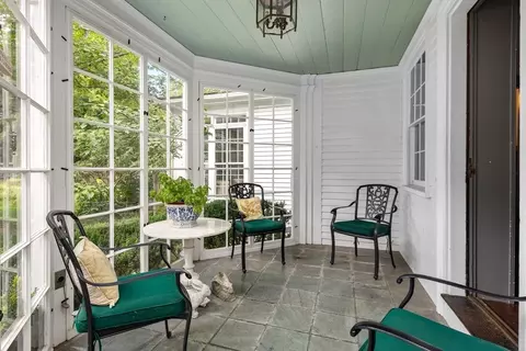 Exterior - 727 Main St, Hingham, MA 02043 photo 4 of 15