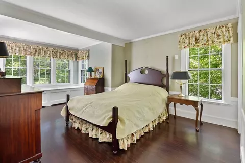 Bedroom - 727 Main St, Hingham, MA 02043 photo 5 of 5