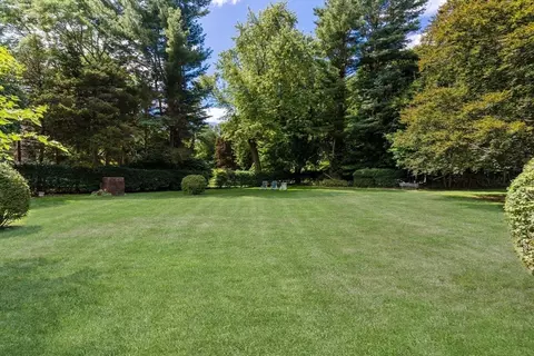 Exterior - 727 Main St, Hingham, MA 02043 photo 9 of 15