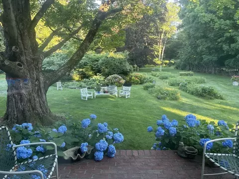 Exterior - 727 Main St, Hingham, MA 02043 photo 13 of 15