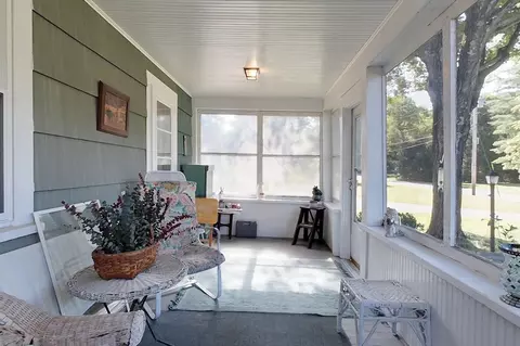 Exterior - 6 Smith St, Townsend, MA 01469 photo 3 of 7