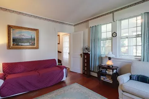 Living - 6 Smith St, Townsend, MA 01469 photo 1 of 1