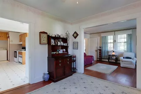 Entry Way - 6 Smith St, Townsend, MA 01469 photo 2 of 2