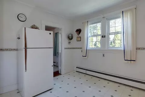 Kitchen - 6 Smith St, Townsend, MA 01469 photo 5 of 5