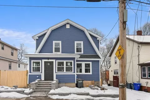 352 Metropolitan Ave, Boston, MA 02131
