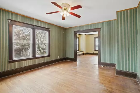 Living - 136 Albemarle St, Springfield, MA 01109 photo 3 of 7
