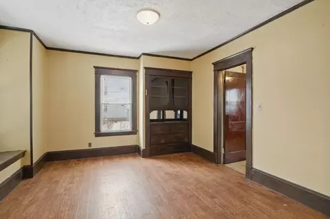 Living - 136 Albemarle St, Springfield, MA 01109 photo 7 of 7