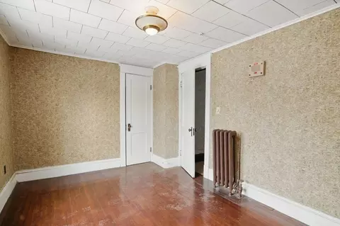 Bedroom - 136 Albemarle St, Springfield, MA 01109 photo 2 of 4