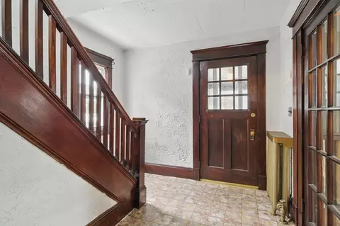 Entry Way - 136 Albemarle St, Springfield, MA 01109 photo 1 of 4