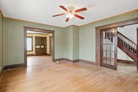Living - 136 Albemarle St, Springfield, MA 01109 photo 1 of 7