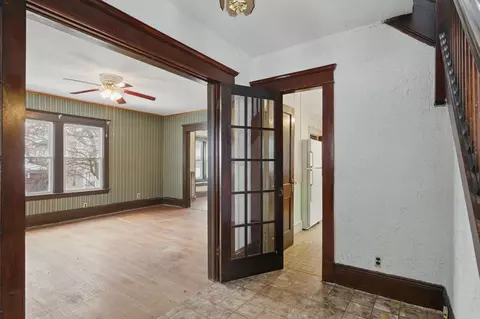 Entry Way - 136 Albemarle St, Springfield, MA 01109 photo 2 of 4