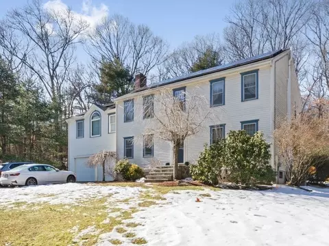 4 Castle Rd, Norfolk, MA 02056