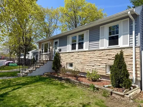 130 Edwin St, Quincy, MA 02171