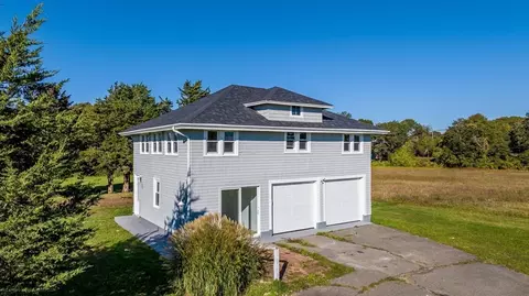 734 Sconticut Neck Rd, Fairhaven, MA 02719
