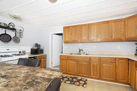 21 Orient St, Worcester, MA 01604 photo 20