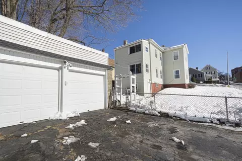 21 Orient St, Worcester, MA 01604 photo 5