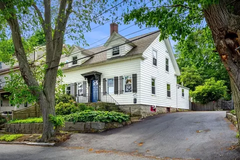 17 Highland Ter, Marblehead, MA 01945