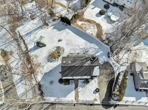 18 Garden St, Woburn, MA 01801