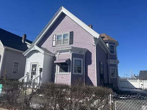 211 Westford St, Lowell, MA 01851