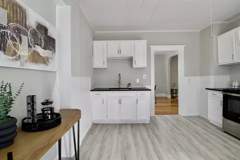 30 Duryea St, Springfield, MA 01104 photo 8