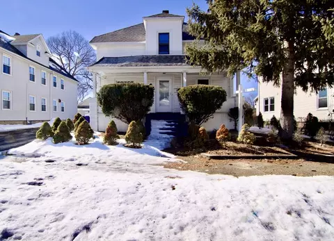 30 Duryea St, Springfield, MA 01104