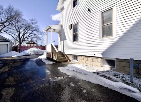 30 Duryea St, Springfield, MA 01104 photo 2