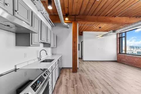 146 Court St #303, Brockton, MA 02302
