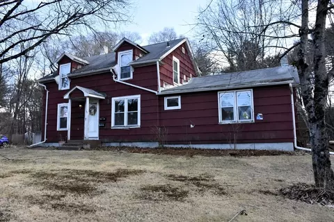 65 Charlton St, Oxford, MA 01540