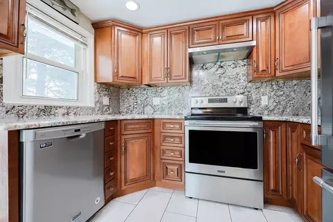 34 Farm St, Canton, MA 02021 photo 13