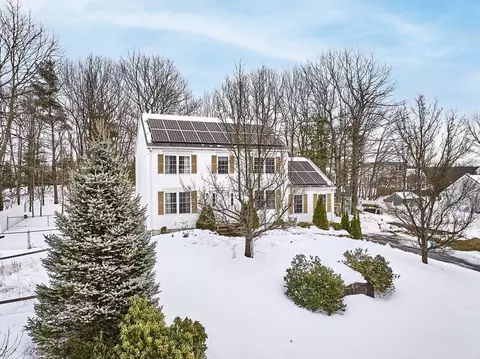 33 Eleanor St, Fitchburg, MA 01420