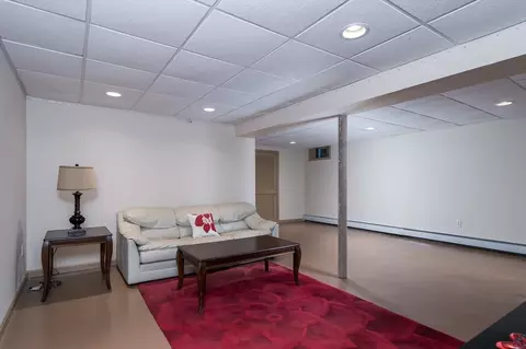 Living - 3 Northgate Cir, Worcester, MA 01606 photo 6 of 8
