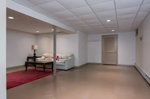 Living - 3 Northgate Cir, Worcester, MA 01606 photo 8 of 8