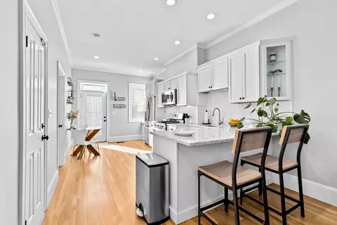 8 Prospect St #1, Boston, MA 02129