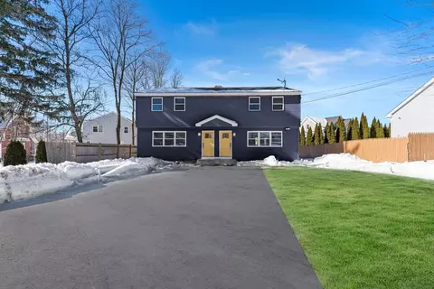 44-46 Willard St, Lowell, MA 01850