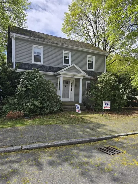 14 Chestnut St, Woburn, MA 01801