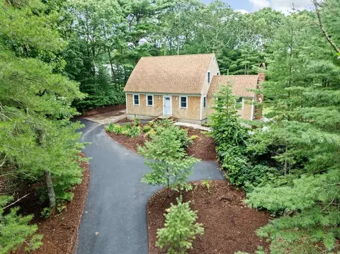 216 Poponessett Rd, Barnstable, MA 02635