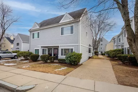 77 Keith St #18, Boston, MA 02132