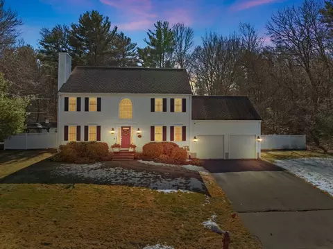 61 Silvia Farm Dr, Taunton, MA 02718