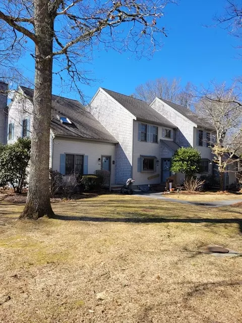 35 Santuit Pond Way #8C, Mashpee, MA 02649