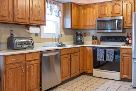 Kitchen - 200 Lambert Ter #15, Chicopee, MA 01020 photo 3 of 3