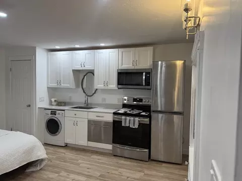 195 Thomas Burgin Pkwy #206, Quincy, MA 02169