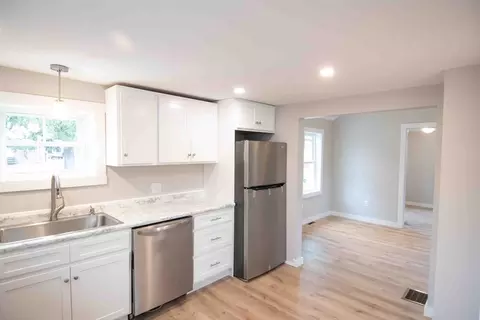 154 Denver St, Springfield, MA 01104 photo 3