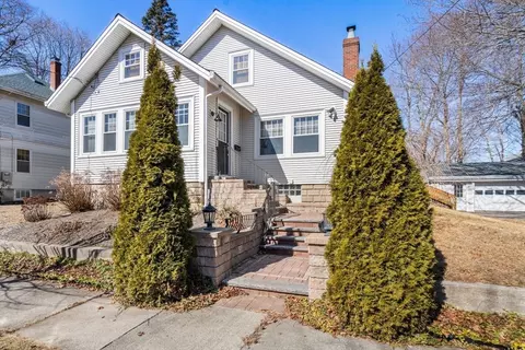 19 Pinette St, New Bedford, MA 02740