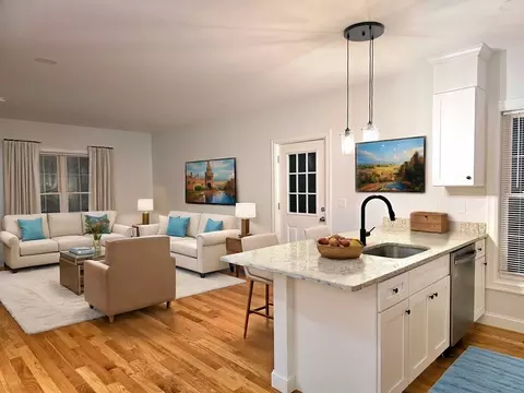 18 Evans St #1, Boston, MA 02124
