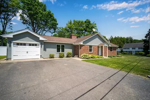 Exterior - 1424 Plumtree Rd, Springfield, MA 01119 photo 2 of 9