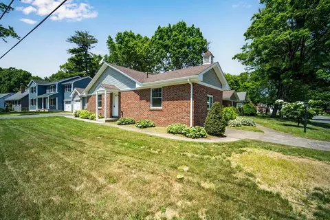 Exterior - 1424 Plumtree Rd, Springfield, MA 01119 photo 4 of 9