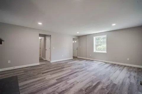 Living - 1424 Plumtree Rd, Springfield, MA 01119 photo 4 of 9