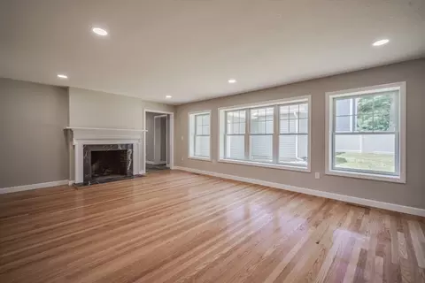 Living - 1424 Plumtree Rd, Springfield, MA 01119 photo 6 of 9